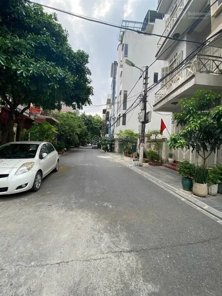 Chính chủ cần bán mảnh đất full thô cư nguyên khê đường 2 xe công tránh cách 5m là đường 40m.