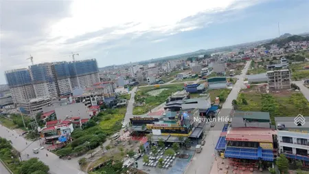 Chính chủ bán lô góc n4 diện tích 140m2 tại đồng vân, quang châu, việt yên, bắc giang đối diện kcn