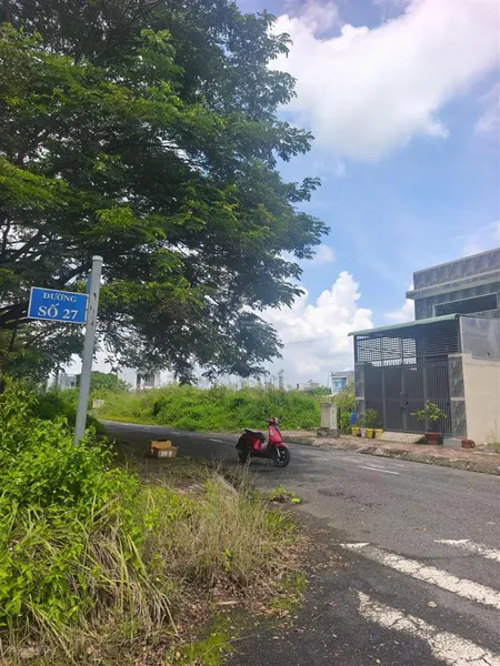 2 lô liền kề giá 2,4ty/lô, dt 5*20m (100m2/lô), view công viên, đường số 30, e5thái sơnlong hậu
