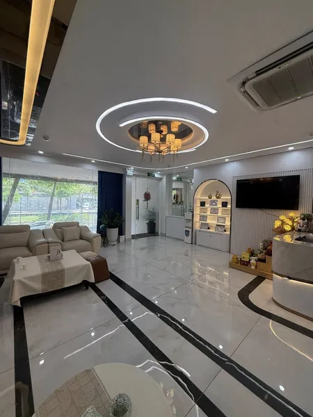 Tòa Nhà Văn Phòng 9 Tầng! Cầu Giấy,Vỉa hè Rộng,Thang Máy,Kinh Doanh Đỉnh,DT: 143m2 x 9Tầng,MT: 7m,Giá: 110 tỷ Cầu Giấy