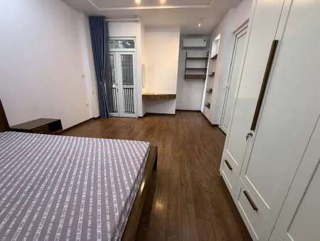 Hiếm! Bán nhà đường Trần Duy Hưng, Cầu Giấy, nhà đẹp ở luôn, mặt tiền rộng, gần phố