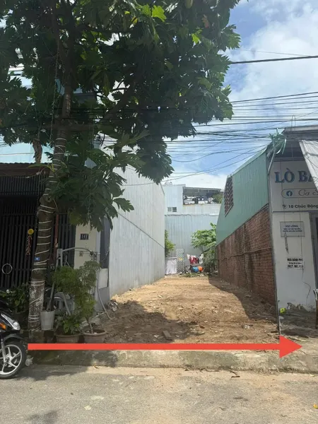 - Chủ gửi bán lô  đất đường Chúc Động lên số nhà 12, Liên Chiểu, Đà Nẵng
- Diện tích : 81m2  ngang 4,5 m× 18m.
 Giá bán chỉ : 5,49 tỷ   thương lượng.