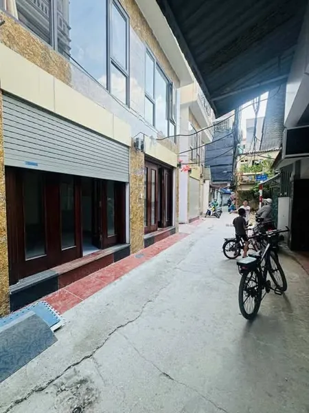 Ô TÔ ĐỖ CỬA - NHÀ MỚI - 6 TẦNG THANG MÁY  - 2 THOÁNG SÁNG - OTO 7 CHỖ CHẠY VÒNG QUANH - CÁCH HÔ 70M NGÕ THÔNG TỨ PHÍA