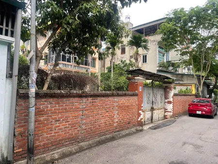 BÁN LÔ ĐẤT ĐẸP - VỊ TRÍ ĐẸP MẶT NGÕ PHỐ Ô CÁCH, LONG BIÊN, HÀ NỘI