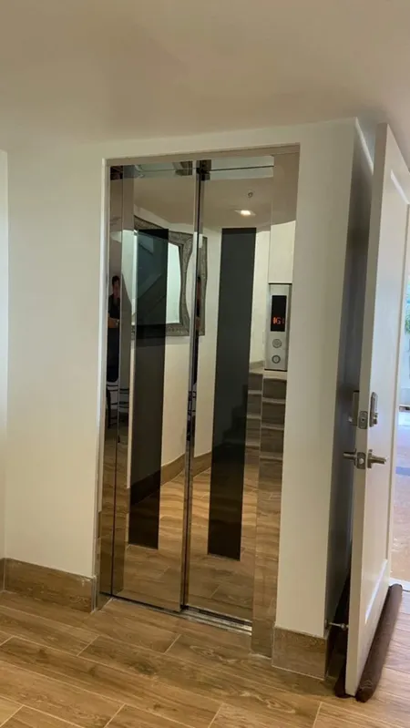 Cho thuê nhà mới, lô góc , thang máy,vỉa hè, 116m2- 4T, Hoàng Cầu_43 Tr