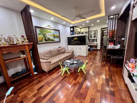 CĂN HỘ TẬP THỂ TÔN ĐỨC THẮNG  70m2 - 4,95 tỷ ĐẸP XỊN SÒ - OTO ĐỖ CHÂN CẦU THANG - 2 THOÁNG - FULL NỘI THẤT CAO CẤP chỉ xách vali đến ở - DÂN TRÍ VĂN MINH.