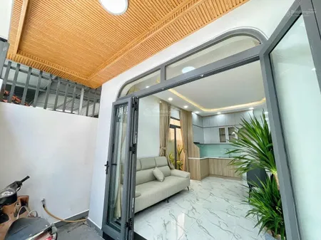 BÁN NHÀ MỚI TRUNG TÂM NHA TRANG – HẺM Ô TÔ, GẦN BIỂN, NỘI THẤT ĐẦY ĐỦ – DỌN VÀO Ở NGAY