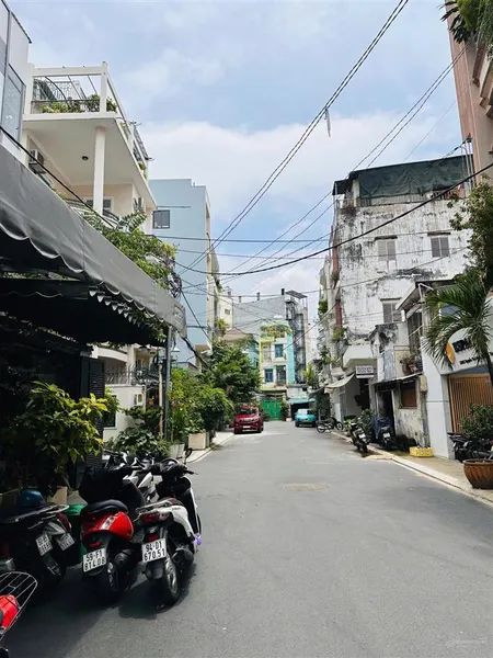 Đường nguyễn thái bình 9m nở hậu 13m dài 33m 340m2 đất gồm 5 căn nhà