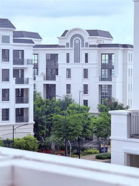 Bán căn shophouse mặt tiền đường lớn swanbay