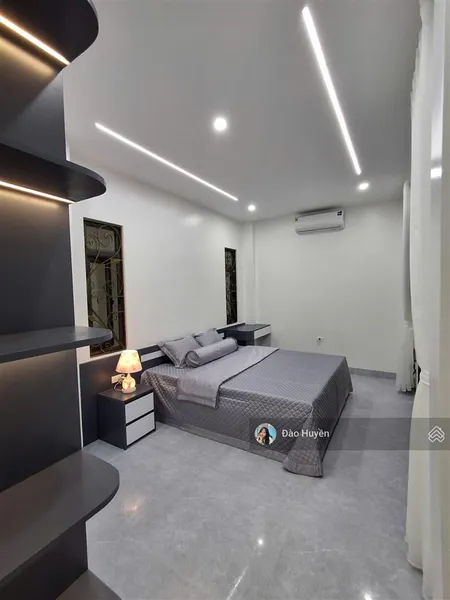 Bán nhà 5 tầng thang máy chân ga văn quán cát linh hà đông ngay big c full nội thất giá nhỉnh 10tỷ