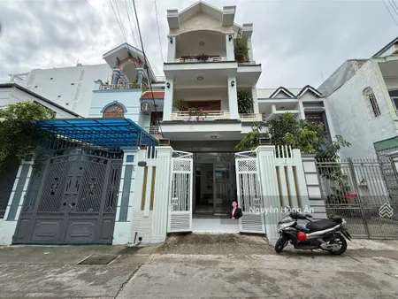 Bán nhà gần biển nha trang nằm trên đường trần thị tính kiên cố chuẩn pháp lý full nội thất