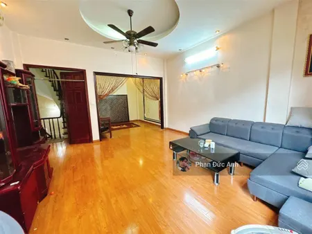 Bán nhà ngõ 353 cầu giấy, mặt tiền rộng gần phố, diện tích 50m2 giá 13,5 tỷ có thương lượng