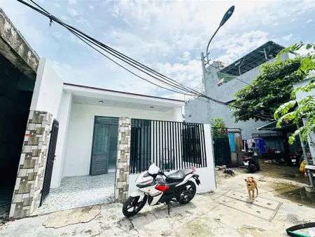 Nhà cấp 4 kiệt 4m diện tích lớn sát cầu ngã ba huế!
