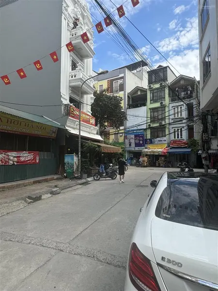 Bán gấp nhà riêng 15,6 tỷ, 42 m2 tại kim giang, vỉa hè ô tô tránh, kinh doanh ngày đêm
