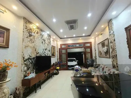 Bán nhà phân lô quân đội 3 ô tô tránh trước nhà có sân rộng mênh mông