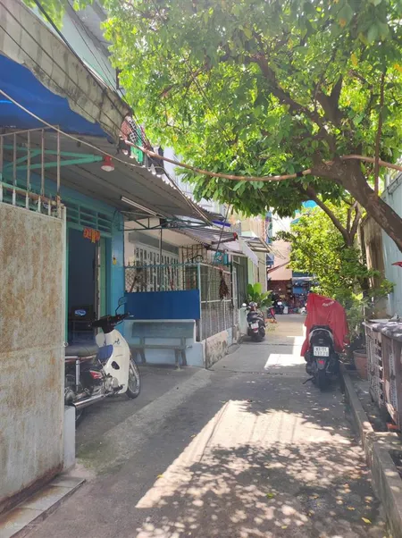 Kẹt bank bán gấp nhà hòa bình, q. tân phú 40m2 chỉ 3tỷ9, gần đầm sen. 0909 928 ***