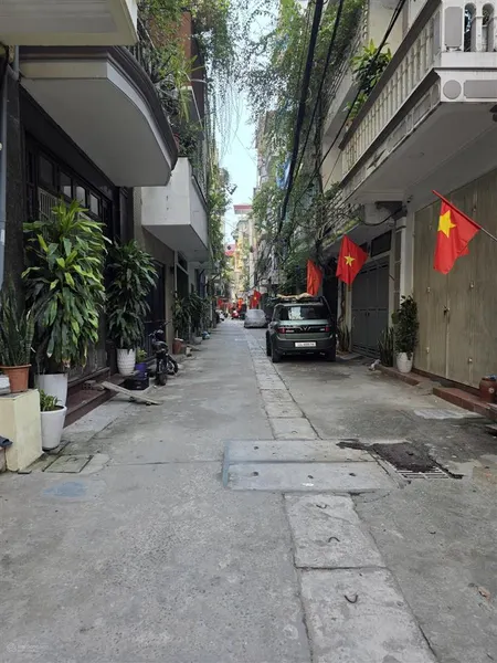Bán nhà thái hà, 45m, 5t, mt4gara, thang máy, kinh doanh. giá 16.8 tỷ