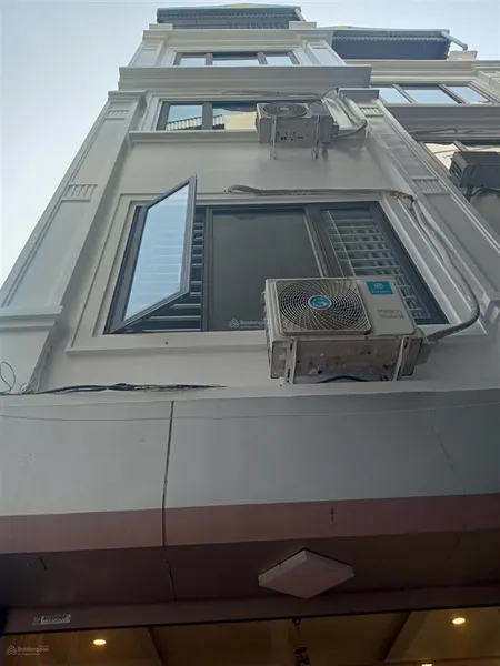 8.7 tỷ, bán nhà 48m2, 5 tầng, 5 ngủ, taxi đến cửa, phố trạm, long biên.