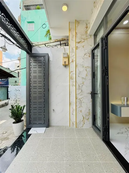 Cần bán gấp căn nhà hxh quang trung , phường 10 , quận gò vấp