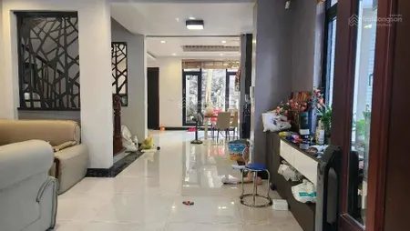 Biệt thự cao cấp sân vườn 200m kđt linh đàm