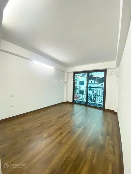 Bán nhà kim giang 36m². 7,6 tỷ 7 tầng có thang máy lô góc, sát ô tô