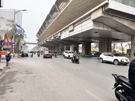 Mặt phố nguyễn trãi 30m,giảm giá sốc 11,9 tỷ 6 tầng, mt4,3m , kinh doanh sầm uất.