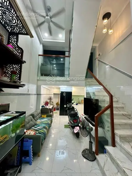 3,98 tỷ 4,2 x 9 trệt lửng lầu chuồng cu 3pn lớn , shr không lộ giới