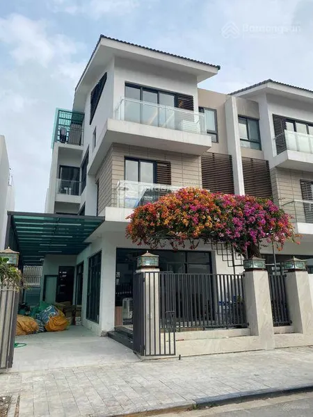 Cần bán gấp căn biệt thự an vượng villa. hướng đông nam. không lỗi phong thủy. 0983 983 ***