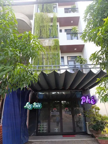 Tòa nhà cực đẹp mà giá đầu tư đường trục lớn 10m chính hữu