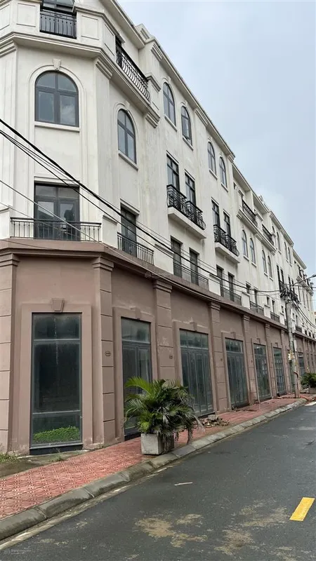Bán gấp!căn góc 80m2, giá 13 tỉ, 4,5t, sổ đỏ, vị trí đẹp đường to! tại sơn đồng center hà nội