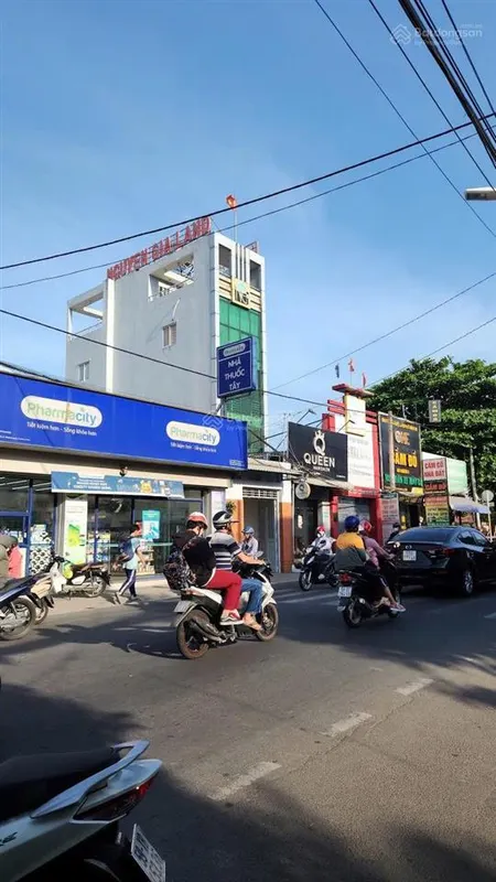 Bán nhà cấp 4 mặt tiền hoàng hữu nam gần bến xe miền đông mới