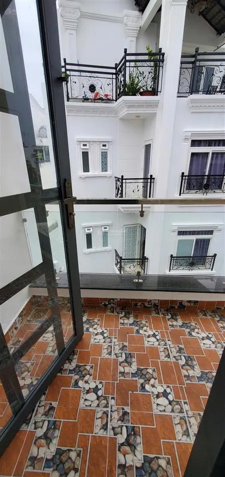 Quận 10, cách mạng tháng 8, 42m2, 4 tầng, giá 7.6 tỷ.
