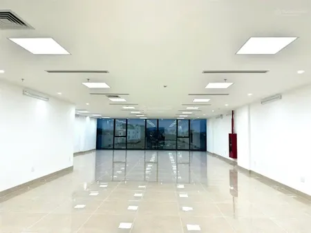 Bán nhà mặt phố trần duy hưng trung hòa cầu giấy. diện tích 220m2 x 5 tầng. mặt tiền 18m