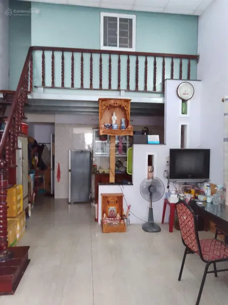 Bán nhà mặt tiền trần xuân lê, dt 125m2, có dòng tiền 9tr/tháng, thông cù chính lan
