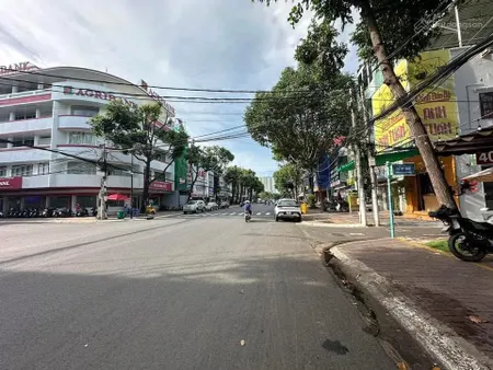 Bán nhà mặt tiền nam kỳ khởi nghĩa p. 3 tp. vt 198m2 ngang 8m siêu hiếm có. giá 31 tỷ còn tl tốt