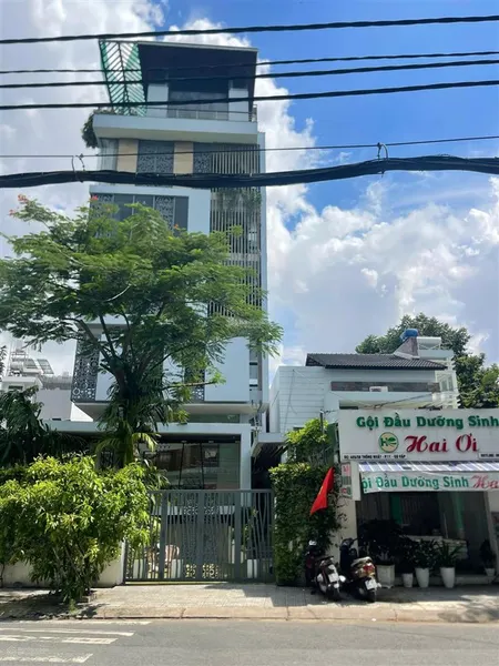 Nhà ngay mặt tiền ngang 10m đường rộng 12m có lề p11 gò vấp