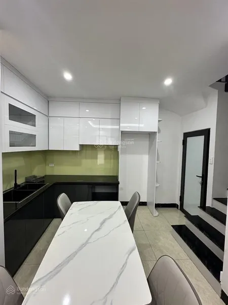 Bán nhà khương đình 48m x 5tầng ngõ thông, gần phố, 50m ra ngõ ô tô 7,6tỷ