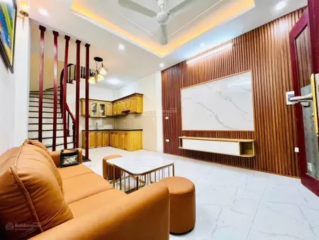 Bán nhà mặt ngõ ngọc khánh, 5m ra phố, ngõ thông tứ tung, ngõ rộng, gần ô tô, dân xây, 42m2*5t.