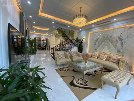 Phân lô phùng chí kiên, ôtô tránh, gara, thang máy xịn, nhà mới, ngõ thông, 70m*6t, dt 800tr/ năm