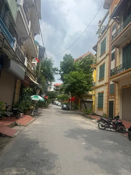 Bán nhà phố nguyễn cảnh dị kđt đại kim. vỉa hè nhà 2 mặt tiền đường trước sau nhà rộng 11m. 50m2x5t