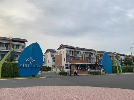 Giảm giá bán nhanh nhà phố suncasa hoà phú dt 5x16 1 trệt 2 lầu bàn giao thô giá 2ty8