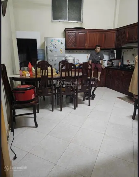 Cạnh ngoại giao đoàn ngõ ô tô lùi cửa, 20m ra ô tô tránh. dt 46m2 x 4t, mt 4m nhà dân xây chắc chắn