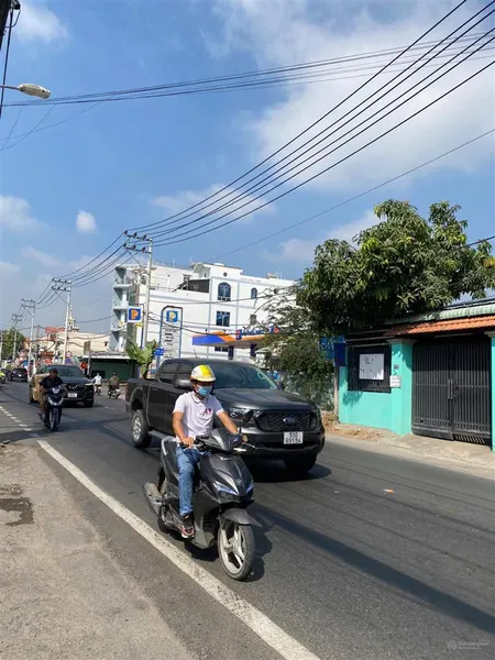 Bán gấp nhà 3 tầng gần vòng xoay phú hữu, quận 9,mới đẹp ở ngay 4pn, 4wc, sân thượng, chỉ 4.5 tỷ
