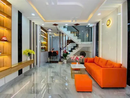 Phải thật nhanh! phố láng hạ, ngõ thông gần phố, cách ô tô chỉ 50m, dt 42m2 * 5t, nhỉnh 7 tỷ
