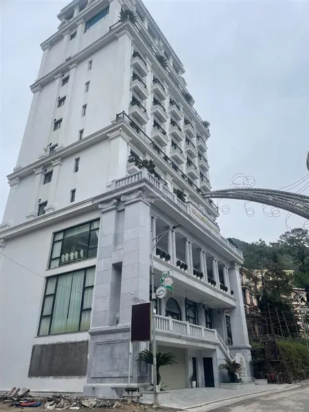 Bán bt trung tâm thị trấn tam đảo, 610m2 3 tầng, giá 111 tỷ. kinh doanh khách sạn