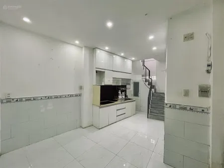 Quận phú nhuận 2.65 tỷ hiếm có nhà giá tốt trung tâm phú nhuận huỳnh văn bánh (số mới duy tân)