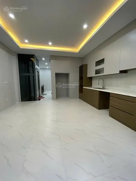 Siêu phẩm thanh xuân, chỉ hơn 16 tỷ có ngay nhà phân lô vương thừa vũ 45m, 5 tầng, ô tô đỗ cửa