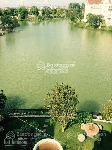 Bán gấp bt bằng lăng 03 04 hướng đb, diện tích 228m2 xd 455m2 căn thô view hồ rộng, giá 79.5tỷ