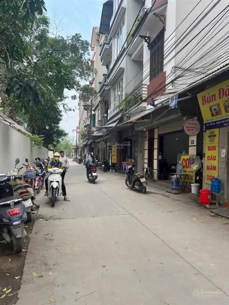 Bán nhà 61m2x3 tầng đối diện trường đại học kinh doanh đỉnh