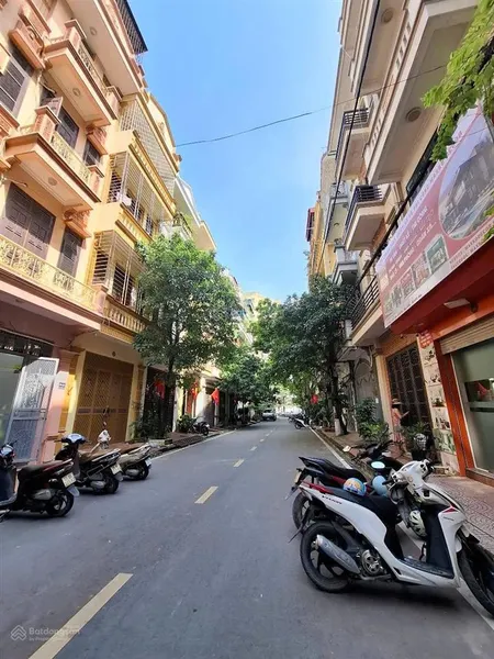 Bán nhà phân lô vỉa hè rộng cách phố nguyễn cảnh dị 1, nhà full nội thất cao cấp
